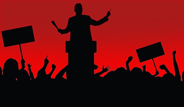 Alat perjuangan atau racun demokrasi? Politik identitas membelah opini publik. Simak analisis tentang pemberdayaan kaum marjinal vs bahaya tribalisme yang memecah bangsa. Dok: Istimewa.