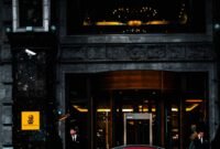 Ilustrasi, Mobil mewah yang biasanya menjadi simbol kekayaan bagi para konglomerat. Dok: Istimewa.