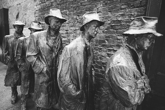 Ilustrasi, Dari pesta saham ke medan perang. Runtuhnya Wall Street 1929 bukan cuma bikin miskin, tapi membuka jalan bagi Hitler. Simak sejarah kelam ini. Dok: Istimewa.