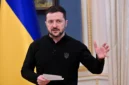 Pertaruhan jaminan keamanan. Presiden Volodymyr Zelenskyy memuji kemajuan negosiasi dengan mediator Amerika Serikat terkait dokumen perlindungan militer, meskipun Rusia membalas tawaran damai Paskah dengan serangan 700 drone. Dok: Istimewa.