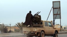 Kesepakatan damai Maret 2025 runtuh. Tentara Suriah ambil alih bendungan strategis dan ladang minyak, sementara AS dan Prancis serukan de-eskalasi. Dok: France 24.