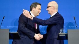 Uni Eropa menolak diperas soal Greenland. Brussel siapkan sanksi balasan masif, sementara London mencoba meredakan ketegangan lewat jalur diplomasi. Dok: Istimewa.