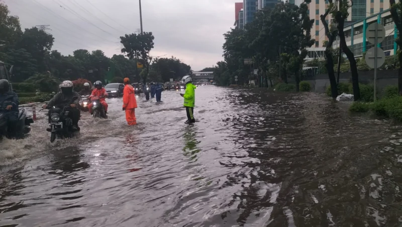 Banjir merendam permukiman warga di Jakarta Timur, Januari 2026. (Posnews/Ist)