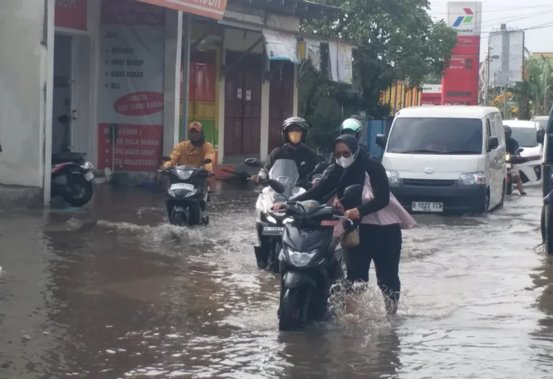 Ilustrasi, banjir merendam permukiman warga di Jakarta setelah hujan deras Maret 2026. (Posnews)