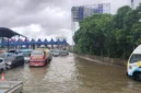 Ilustrasi, genangan air menutupi sebagian lajur Tol Jakarta–Tangerang akibat hujan deras. (Posnews/TMC Polda Metro)