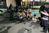 Petugas Brimob Polda Metro Jaya dan Polres Metro Jakarta Timur mengamankan sepeda motor serta barang bukti senjata tajam dan air keras hasil patroli pencegahan tawuran dan balap liar di Jakarta Timur