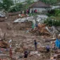Kondisi rumah warga rusak akibat longsor di Cisarua Kabupaten Bandung Barat.(Posnews/Ist)