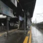 Ilustrasi, Genangan banjir menghambat jalur KRL Commuter Line di kawasan Stasiun Jakarta Kota, Minggu pagi. (Posnews/Net)