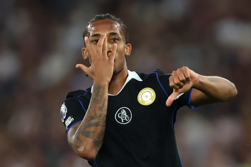 Rosenior sempat blunder taktik, namun magis Cole Palmer dan ketajaman João Pedro selamatkan wajah Chelsea. Napoli asuhan Conte tersingkir tragis di kandang sendiri. Dok: GettyImages.