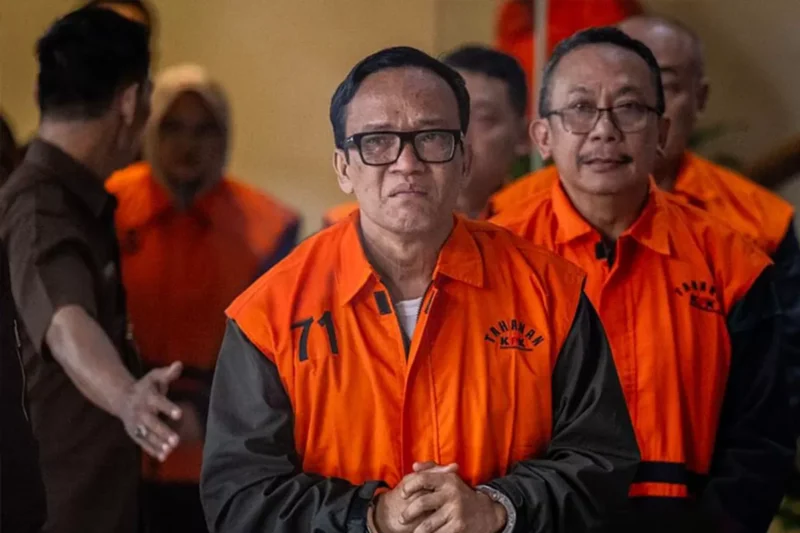 Eks Wakil Menteri Ketenagakerjaan Immanuel Ebenezer Gerungan alias Noel saat menjalani proses hukum kasus pemerasan sertifikasi K3 di Pengadilan Negeri Jakarta Pusat. (Posnews/X)