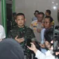 TNI Sanksi Babinsa, Penjual Es Viral di Kemayoran Terima Bantuan. (Posnews/Ist)
