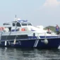 Kapal cepat Dishub DKI Jakarta bersandar di Pelabuhan Muara Angke akibat cuaca ekstrem dan gelombang tinggi menuju Kepulauan Seribu. (Posnews/Ist)
