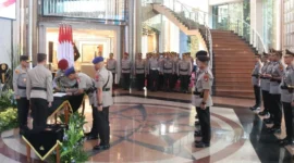 Kapolda Metro Jaya Irjen Pol Asep Edi Suheri memimpin langsung upacara di Gedung Promoter. (Posnews/Ist)