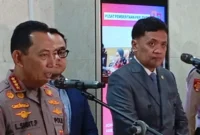 Kapolri Jenderal Listyo Sigit Prabowo usai rapat dengan Komisi III DPR RI membahas wacana pelibatan TNI dalam penanganan terorisme. (Posnews/Ist)
