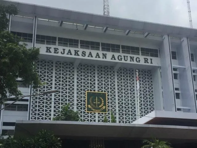 Kejagung Lakukan Penggeledahan di Rumah Mantan Men LHK Siti Nurbaya. (Posnews/Ist)