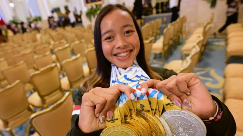 Atlet Triathlon Putri Martina Ayu Pratiwi peraih 7 medali SEA Games 2025. (Posnews/ Setpres)