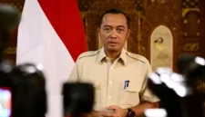 Menteri Sekretaris Negara Prasetyo Hadi menyampaikan rencana pengiriman pasukan perdamaian Indonesia ke Gaza, Palestina. (Posnews/Setpres)