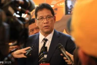 Menteri Keuangan Purbaya Yudhi Sadewa memberikan keterangan terkait pegawai pajak Jakarta Utara yang terjaring OTT KPK. (Posnews/Ist)