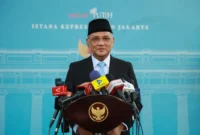 Menteri Haji dan Umrah Mochammad Irfan Yusuf menyampaikan perkembangan rencana pengoperasian tower Kampung Haji RI pada musim haji 2028. (Posnews/Ist)