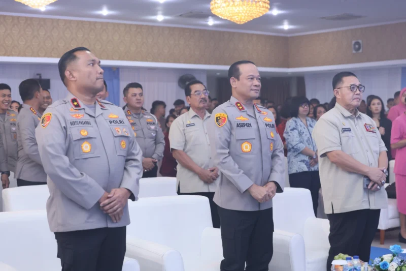 Kapolda Metro Jaya Irjen Pol Asep Edi Suheri memberikan sambutan dalam Perayaan Natal 2025 Polda Metro Jaya, di Balai Pertemuan Polda Metro Jaya, Jakarta. (Posnews/Ist)