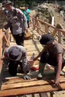 Dua Jembatan Putus di Aceh, 5 Desa Terisolasi Akibat Banjir dan Longsor