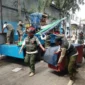 Ilustrasi, petugas Satpol PP menertibkan PKL. (Posnews/MR)