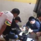 Polda Metro Jaya menunjukkan barang bukti senjata api rakitan dan amunisi hasil penggerebekan pabrik senpi ilegal di Sumedang, Jawa Barat. (Posnews/Ist)
