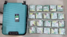 Polisi menunjukkan barang bukti 27 kilogram sabu hasil penggerebekan di Tangerang. (Posnews/ist)