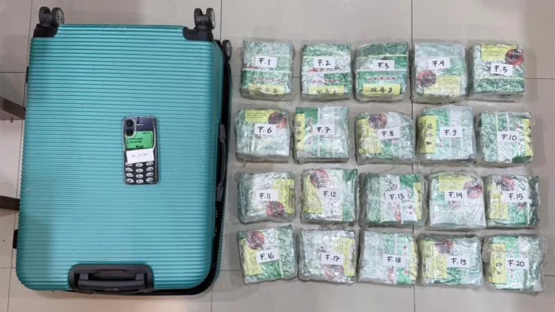 Polisi menunjukkan barang bukti 27 kilogram sabu hasil penggerebekan di Tangerang. (Posnews/ist)