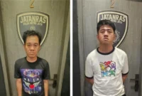 Polisi mengamankan dua pelaku curanmor yang melepaskan tembakan di Palmerah, Jakarta Barat. (Posnews/Ist)
