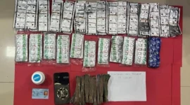 Polisi mengamankan ribuan obat keras dari toko plastik berkedok peredaran psikotropika di Jagakarsa, Jakarta Selatan. (Posnews/Ist)