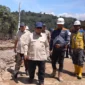 Presiden Prabowo Subianto meninjau pembangunan Jembatan Bailey Sungai Garoga di Tapanuli Selatan, Sumatra Utara. (Posnews/Set Pers)