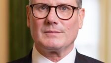 Gempa politik di Manchester. Kemenangan bersejarah Partai Hijau (Greens) di wilayah yang selama satu abad dikuasai Partai Buruh memicu ultimatum bagi PM Keir Starmer untuk segera mengubah haluan politiknya. Dok: Istimewa.