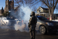 Rekor kematian tertinggi dalam dua dekade menghantui lembaga imigrasi AS. Aktivis menuding kepadatan berlebih dan kelalaian medis sebagai penyebab utama. Dok: VCG.