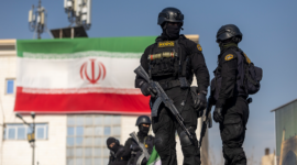 Hidup dalam ketidakpastian. Di balik rutinitas Ramadan, warga Teheran bersiap menghadapi kemungkinan serangan militer Amerika Serikat dan Israel seiring berakhirnya ultimatum Presiden Donald Trump. Dok: Istimewa.