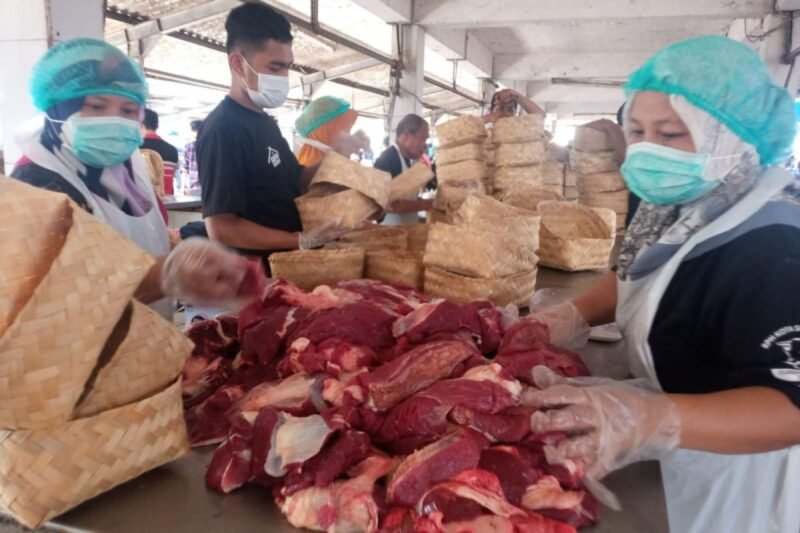 Meski aksi mogok jagal sempat mengganggu suplai, Pemkot dan DPRD Surabaya satu suara: modernisasi RPH adalah harga mati demi daging yang Aman, Sehat, Utuh, dan Halal (ASUH).