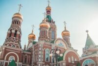 Ilustrasi, Di Barat, merah mungkin berarti bahaya atau utang. Namun di Rusia, merah adalah sinonim linguistik untuk 