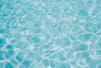 Zat paling sederhana di bumi ternyata menyimpan rahasia paling rumit. Ilmuwan kini menduga air sebenarnya memiliki dua struktur molekul berbeda yang saling tarik-menarik. Dok: Unsplash/Wesley Tingey.