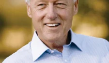 Pembelaan dari Chappaqua. Mantan Presiden AS Bill Clinton memberikan kesaksian resmi di hadapan Kongres, menegaskan ketidaktahuannya atas kejahatan Jeffrey Epstein sembari menuding adanya motif politik di balik penyelidikan tersebut. Dok: Istimewa.