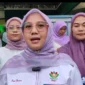 Perempuan Bangsa Jakarta membagikan takjil gratis secara door to door kepada nelayan dan driver ojol di Pelabuhan Muara Angke, Penjaringan, Jakarta Utara saat Ramadhan 1447 H / 2026 M. (Posnews/MR)