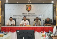 Direktur Reserse Kriminal Khusus Polda Metro Jaya Kombes Pol. Edy Suranta Sitepu memimpin rapat selaku Kepala Satgas Pangan. (Posnews/Ist)
