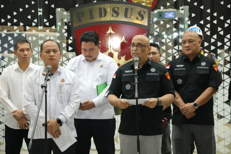 Direktur Penyidikan Jampidsus Kejagung Syarief Sulaeman Nahdi menjelaskan kasus korupsi ekspor CPO dan POME 2022–2024. (Posnews/Kejagung)