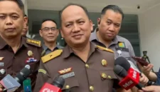 Kapuspenkum Kejagung Anang Supriatna memberikan keterangan pers. (Posnews/ist)