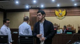 Kasus Korupsi Tata Kelola Minyak, Kerry Adrianto dan Tiga Eks Pejabat Pertamina Divonis. Posnews/Net)