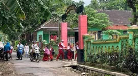 Kasus Guru SDN Jelbuk 02 Telanjangi Siswa di Jember, Bisa Kena UU Perlindungan Anak. (Posnews/Ist)