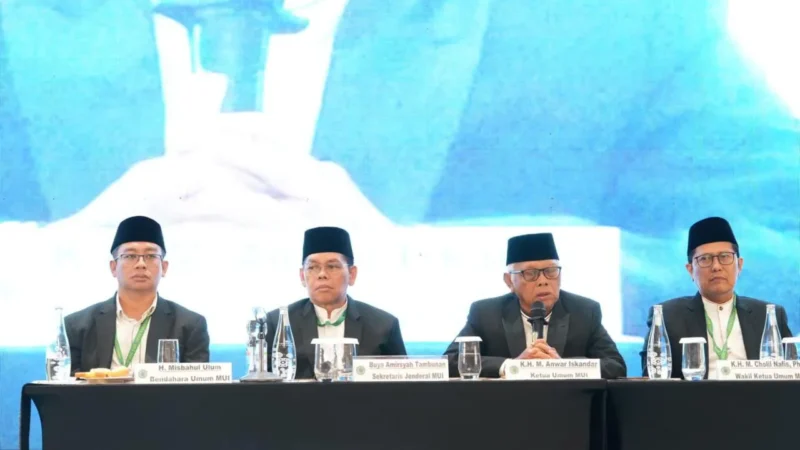 Ketua Umum MUI Anwar Iskandar usai pertemuan dengan Presiden Prabowo Subianto di Istana Kepresidenan Jakarta membahas keanggotaan Indonesia dalam Dewan Perdamaian Gaza. (Posnews/Ist)