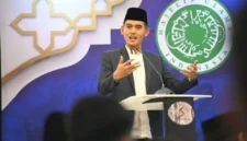 Ketua MUI Bidang Fatwa, Asrorun Ni’am Sholeh, menyampaikan pernyataan terkait kewajiban sertifikasi halal bagi seluruh produk impor yang masuk dan beredar di Indonesia.(Posnews/MUI)