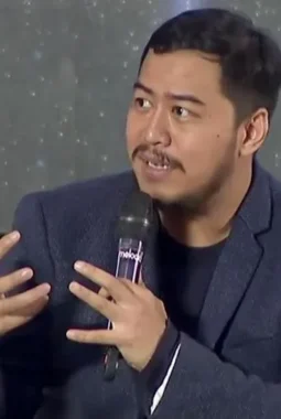 Pemeriksaan Pandji Pragiwaksono di Polda Metro soal Stand Up “Mens Rea” Masih Berlangsung