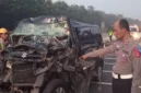 Kondisi mobil Suzuki APV ringsek parah usai kecelakaan beruntun di Tol Cipali KM 93 Subang yang menewaskan tiga orang.(Posnews/Ist)
