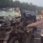 Kondisi mobil Suzuki APV ringsek parah usai kecelakaan beruntun di Tol Cipali KM 93 Subang yang menewaskan tiga orang.(Posnews/Ist)

